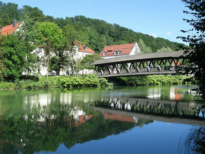 Wolfratshausen mit Loisach und Holzbrücke
